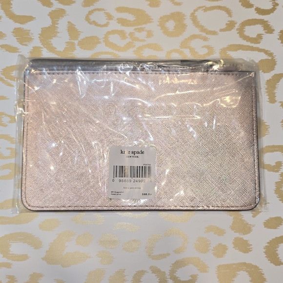 Kate Spade NWT Rose Gold Large Wristlet - Picture 4 of 5